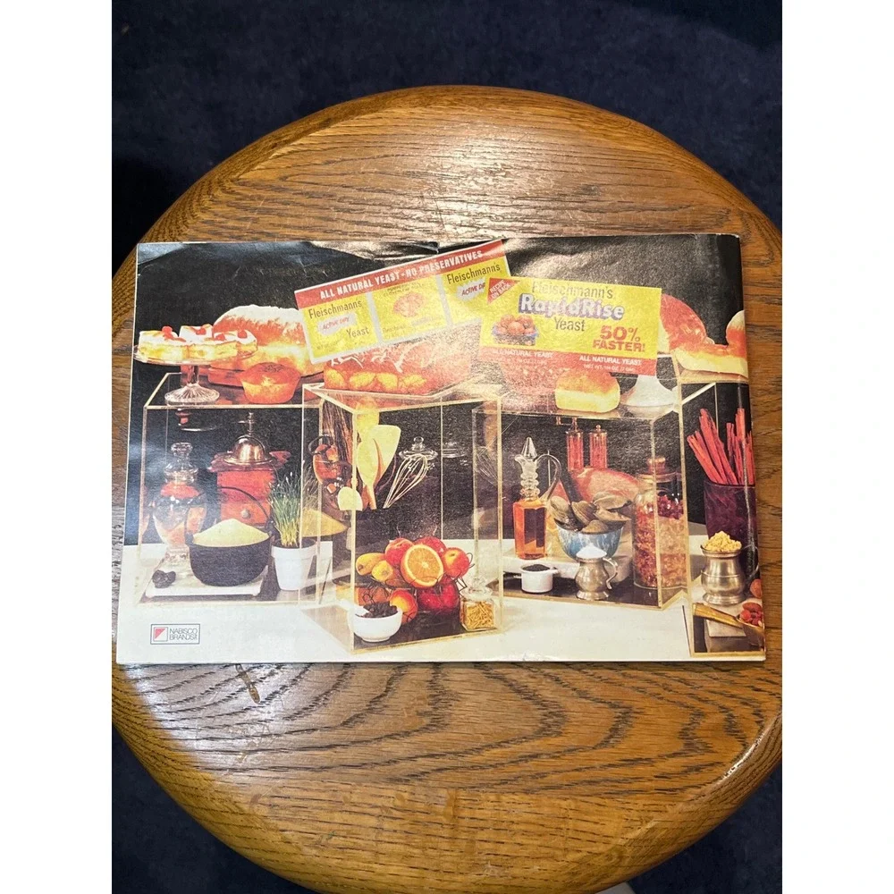 Vintage Fleischmann's Bake-It-Easy Yeast Book Cookbook RapidRise Recipes